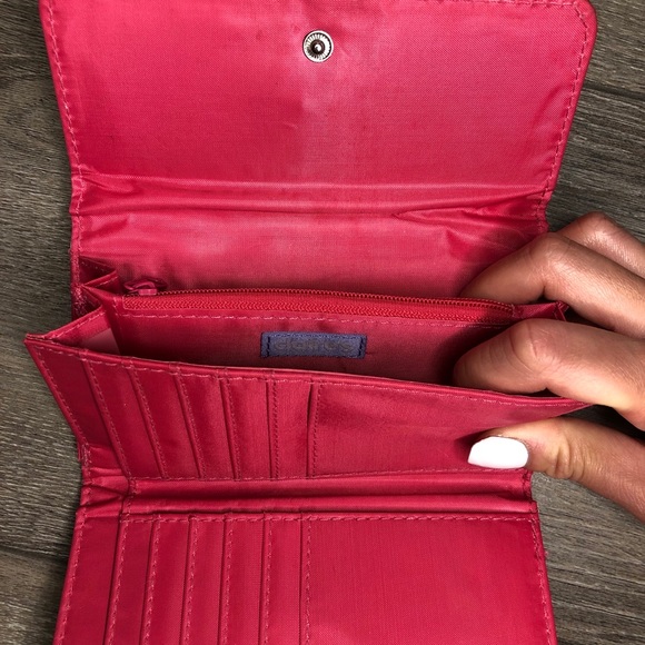 Pink patent leather-like wallet with hearts - Picture 4 of 4